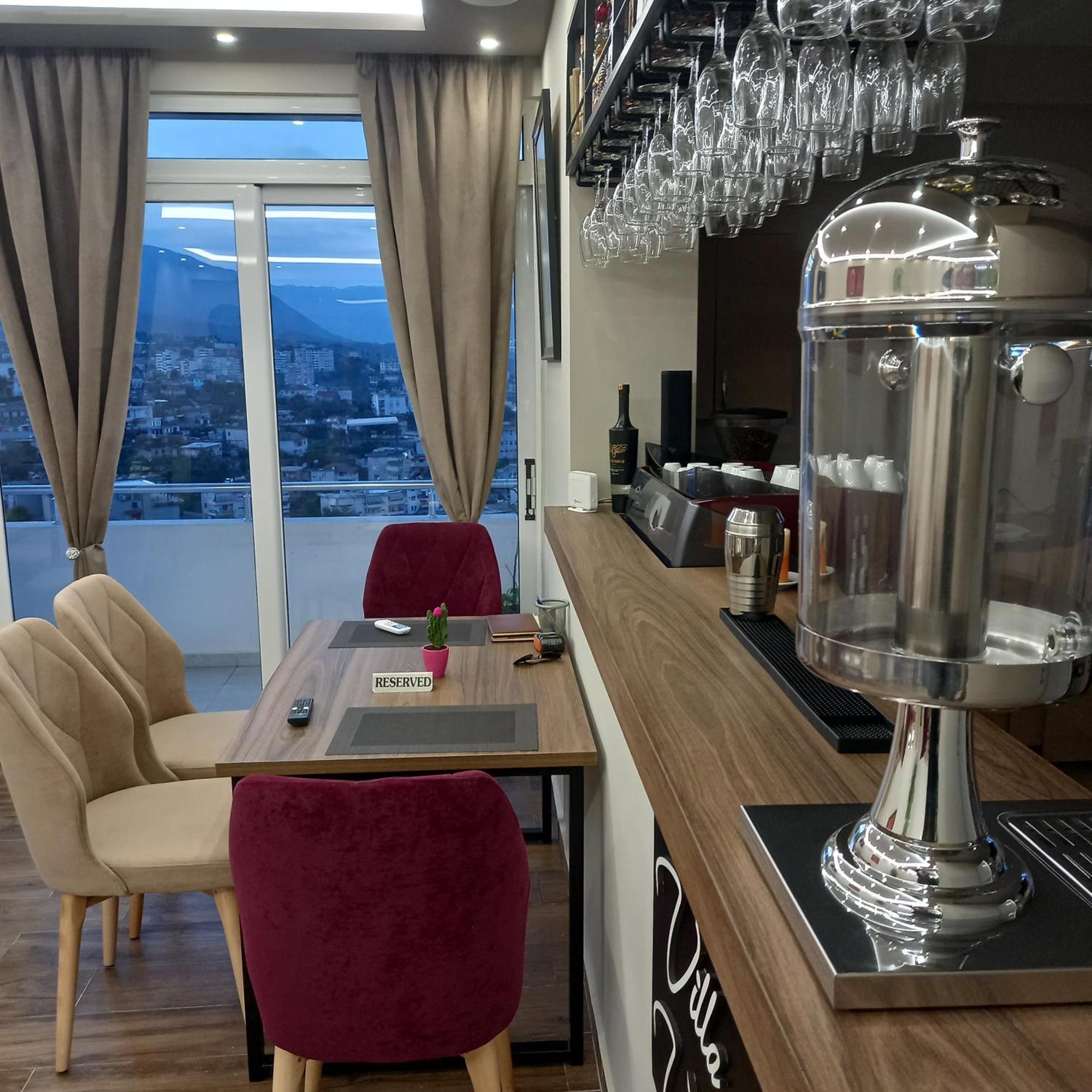 Vladimir Estate Hotel จีโรคาสเตอร์ ภายนอก รูปภาพ