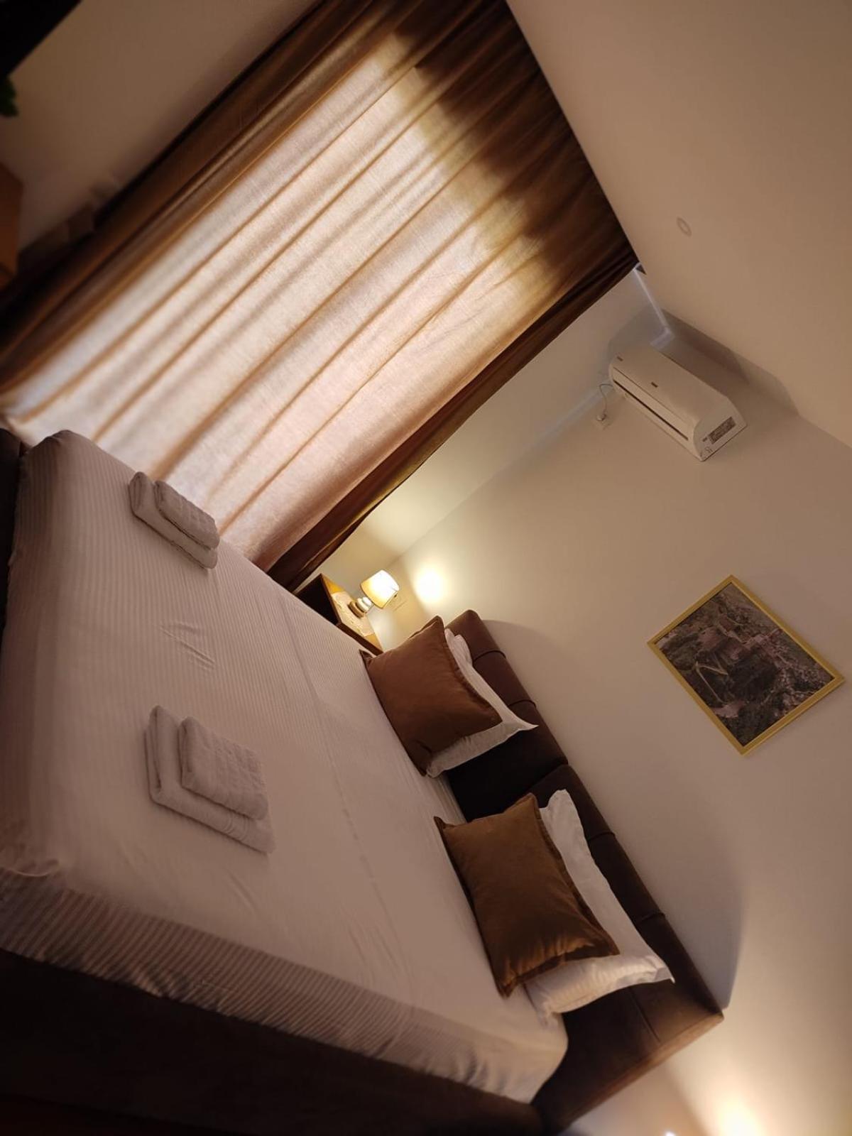 Vladimir Estate Hotel จีโรคาสเตอร์ ภายนอก รูปภาพ