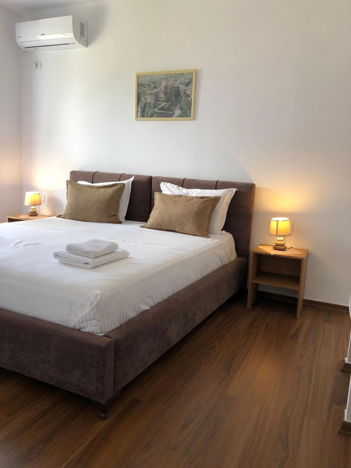 Vladimir Estate Hotel จีโรคาสเตอร์ ภายนอก รูปภาพ