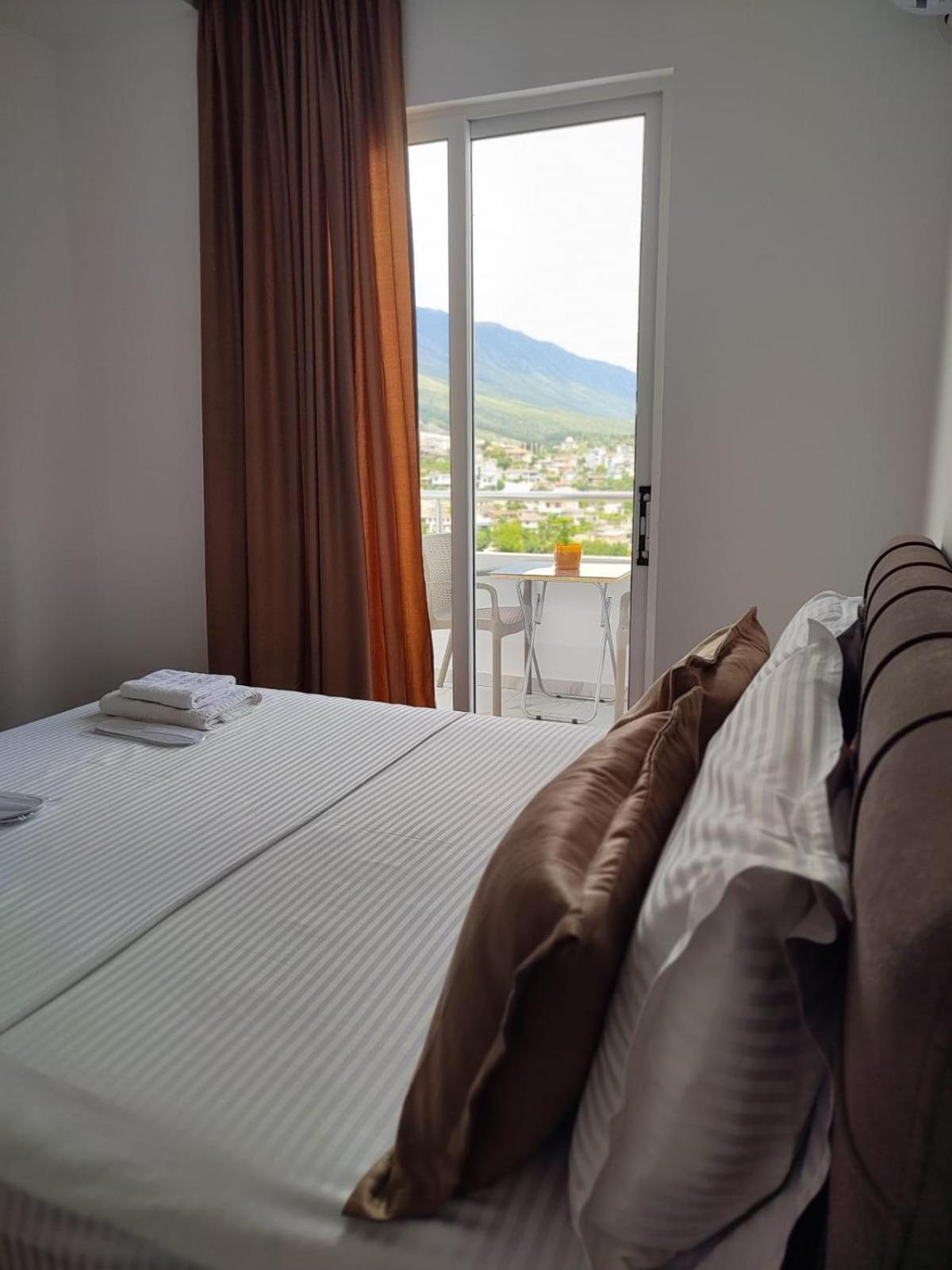 Vladimir Estate Hotel จีโรคาสเตอร์ ภายนอก รูปภาพ
