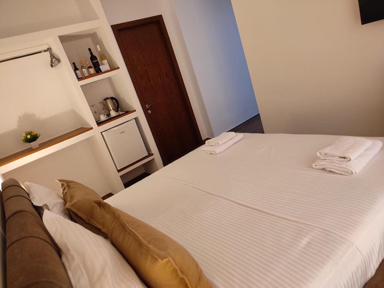 Vladimir Estate Hotel จีโรคาสเตอร์ ภายนอก รูปภาพ